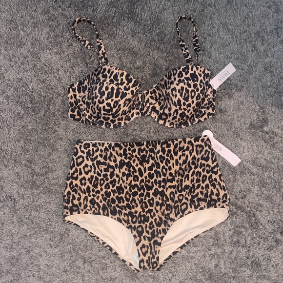 NWT Victoria’s Secret Cheetah swim suit - Picture 1 of 4